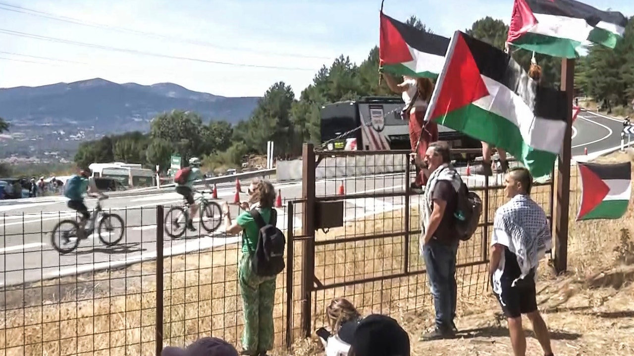La Comunidad de Madrid emprenderá acciones legales tras los actos violentos en la etapa de La Vuelta en Navacerrada