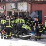 Explosión en Vallecas en un local vivienda junto a un bar con numerosos heridos en la calle Manuel Maroto 3.