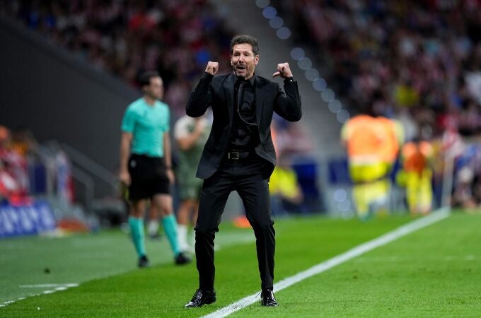 Simeone celebra uno de los goles ante el Villarreal
