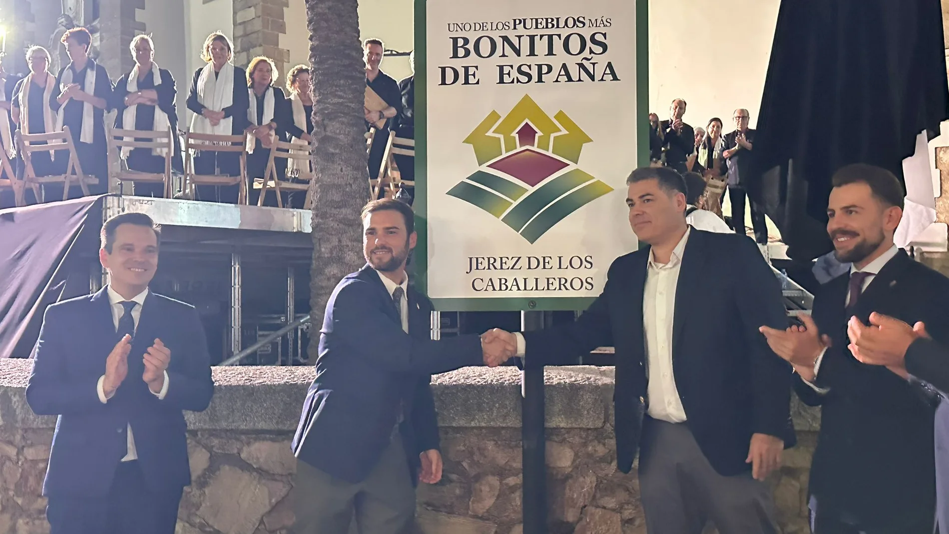 Jerez de los Caballeros vive una noche especial con su proclamación como uno de Los Pueblos Más Bonitos de España