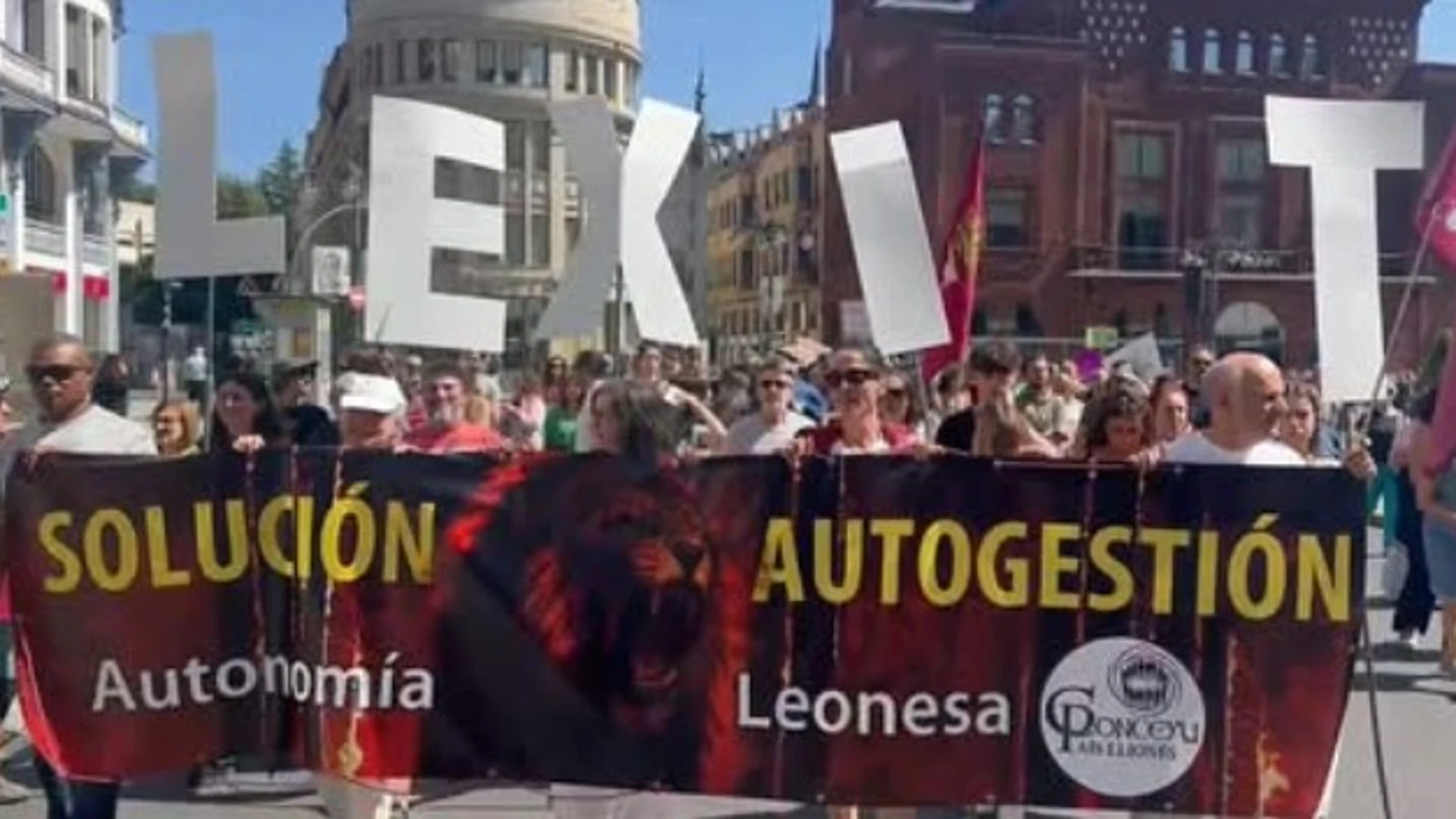 Conceyu Pais Llionés durante la manifestación de apoyo a los brigadistas forestales