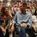 Montero junto a Pedro Sánchez en Málaga