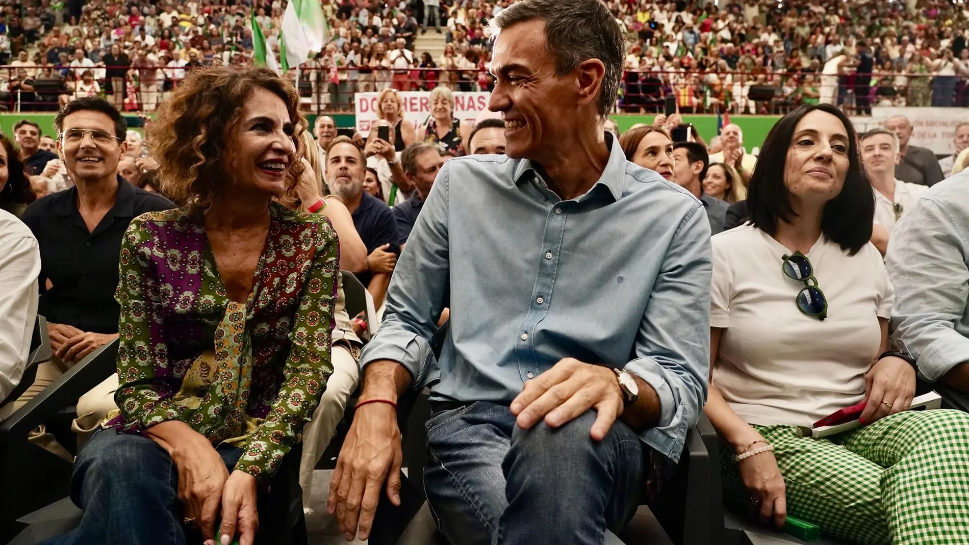 Montero junto a Pedro Sánchez en Málaga