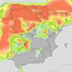 La AEMET parte España en dos entre altas temperaturas y chubascos: así dividirá el tiempo el país este domingo