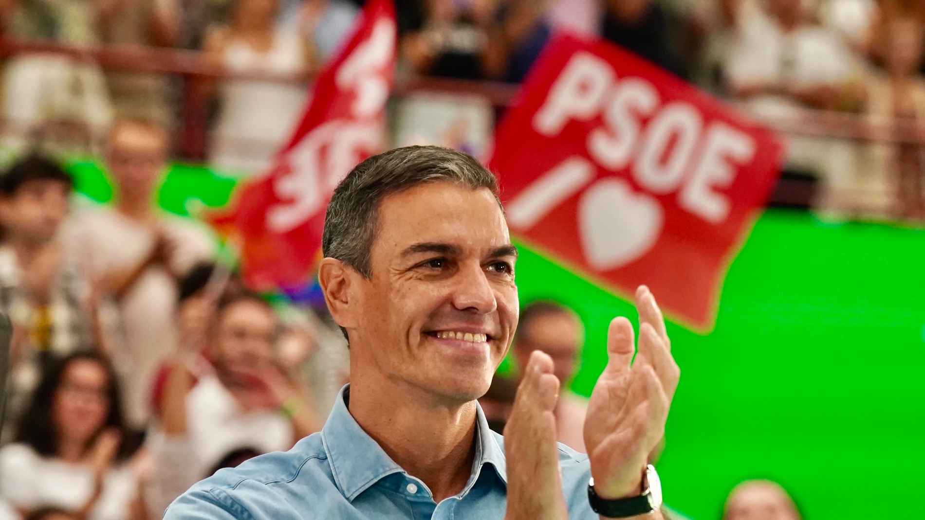 El secretario general del PSOE y presidente del Gobierno, Pedro Sánchez participa en un acto público del PSOE en Málaga, a 14 de septiembre de 2025. El secretario general del PSOE y presidente del Gobierno, Pedro Sánchez, ha participado este domingo en un acto público del PSOE en Málaga. En él, ha ensalzado al figura de la ministra de Hacienda y candidata a la Junta por el PSOE-A, María Jesús Montero. Además, ha informado sobre las futuras acciones del Gobierno en materia de vivienda y valor...