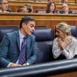El presidente del Gobierno, Pedro Sánchez, y la vicepresidenta Yolanda Díaz en el Congreso
