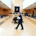 El presidente del Consejo de Cuentas de Castilla y León, Mario Amilivia, comparece ante la Comisión de Economía y Hacienda del Parlamento autonómico para presentar el Informe de fiscalización del cumplimiento de la normativa en materia de planes de igualdad por los municipios de más de 20.000 habitantes de Castilla y León.
