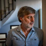 Entrevista con el escritor Andrés Barba, que presenta su nueva novela “Auge y caída del conejo Bam”, una fábul