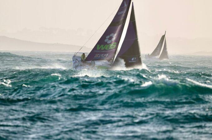 La flota de La Solitaire du Figaro Paprec, rumbo a Vigo