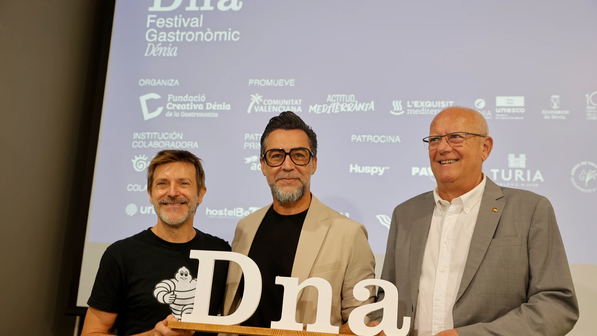 El menú de Quique Dacosta para D*na de Dénia: Jordi Roca, Alberto Chicote, Paco Roca y mucho arte
