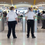 Continúan las retenciones en los controles de Madrid-Barajas en la segunda jornada de huelga