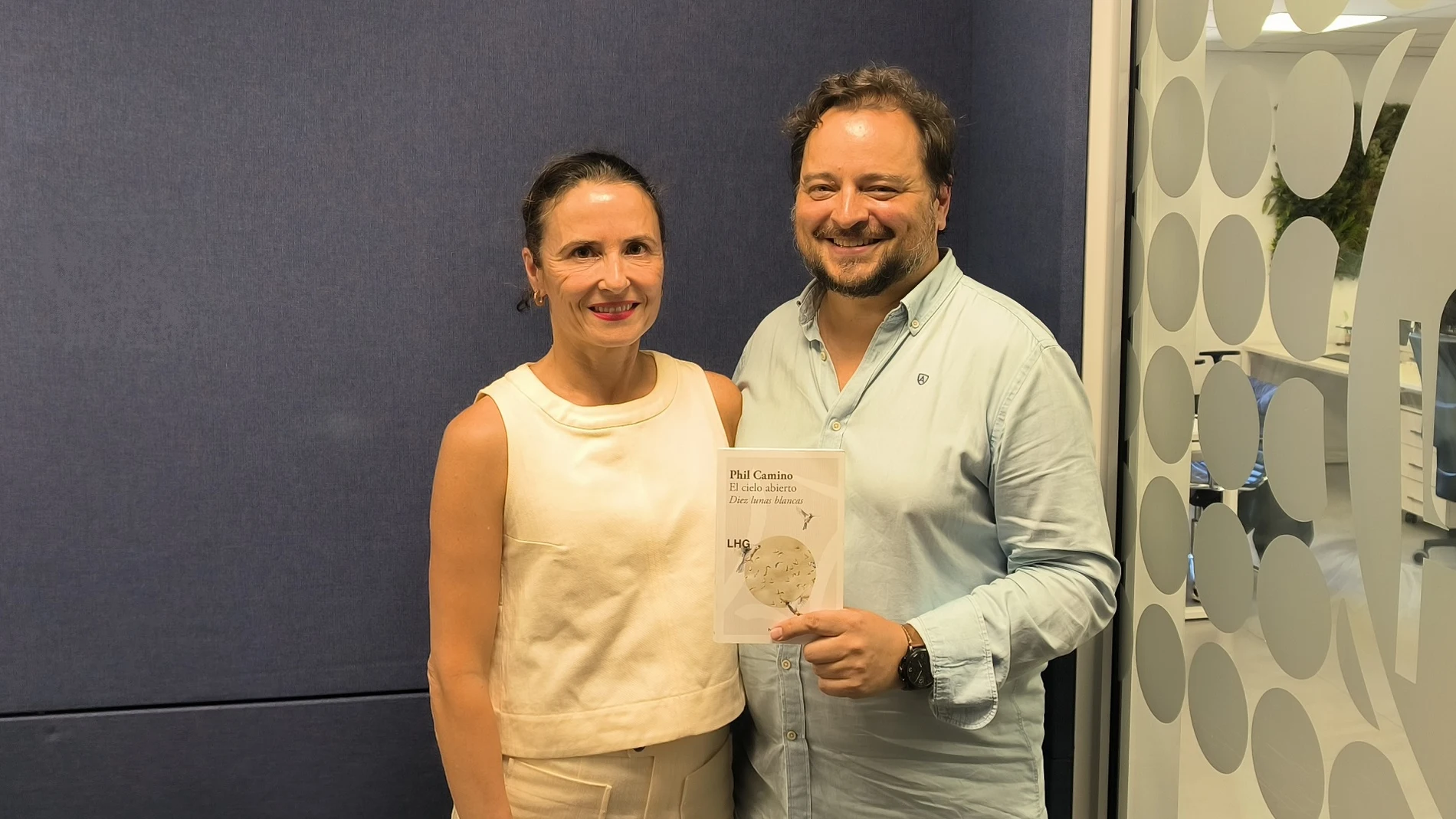 David Felipe Arranz, junto a la editora y escritora Phil Camino