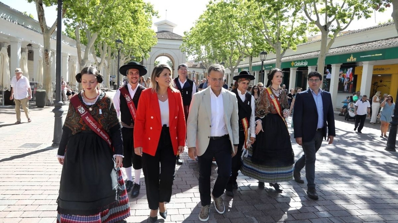 La alcaldesa Arroyo urge al Ministerio a unir con trenes híbridos Cartagena y Madrid: "No podemos esperar a que llegue el AVE"
