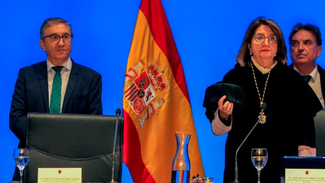 apertura del curso académico 2025-26 en el Paraninfo de la Universidad de Alicante (UA)