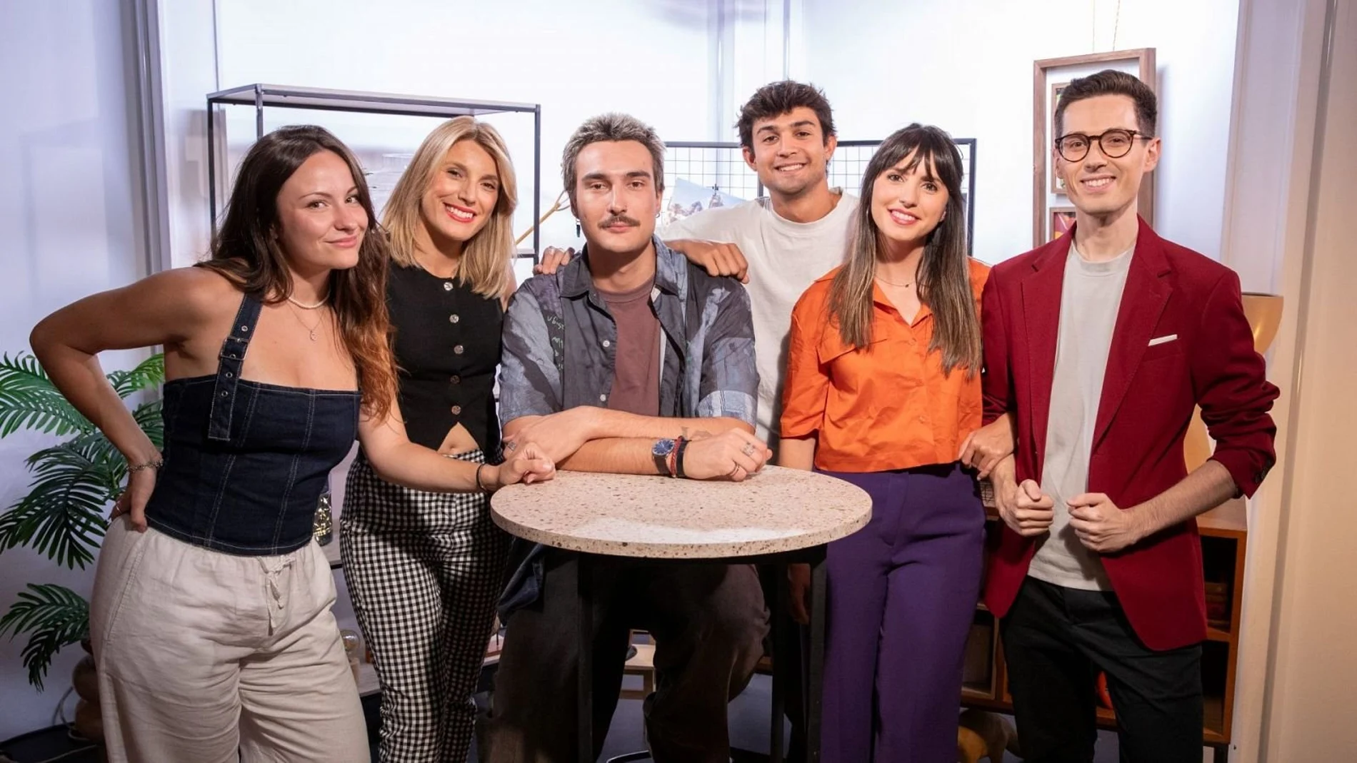 Así es "yaTDigo", el informativo de RTVE que no verás en televisión