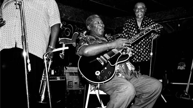 El guitarrista B.B. King en una fotografía de la exposición «American Music» de la norteamericana Annie Leibovitz de la galería C/O de Berlín