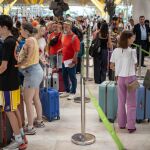Economía/Turismo.- Luz verde en el Parlament a tramitar una ley para que Baleares asuma el control de los aeropuertos