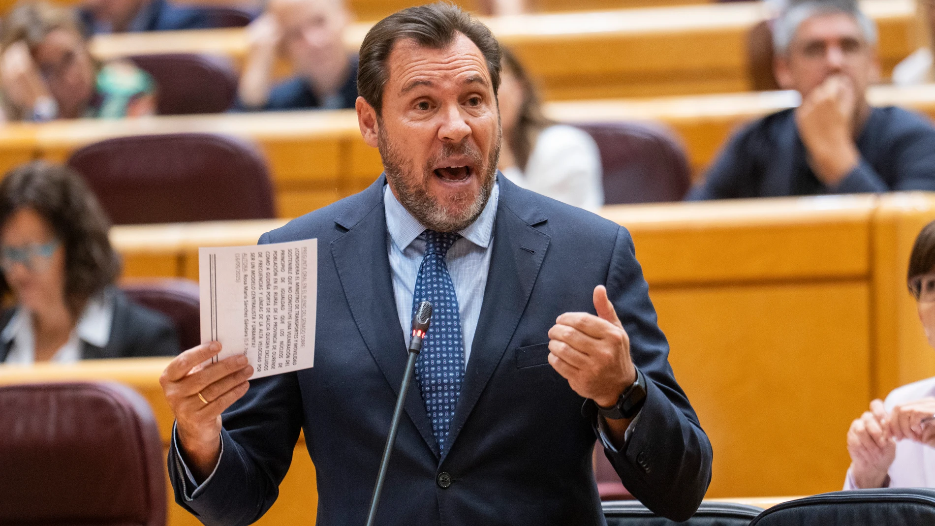 Oscar Puente en el Pleno del Senado