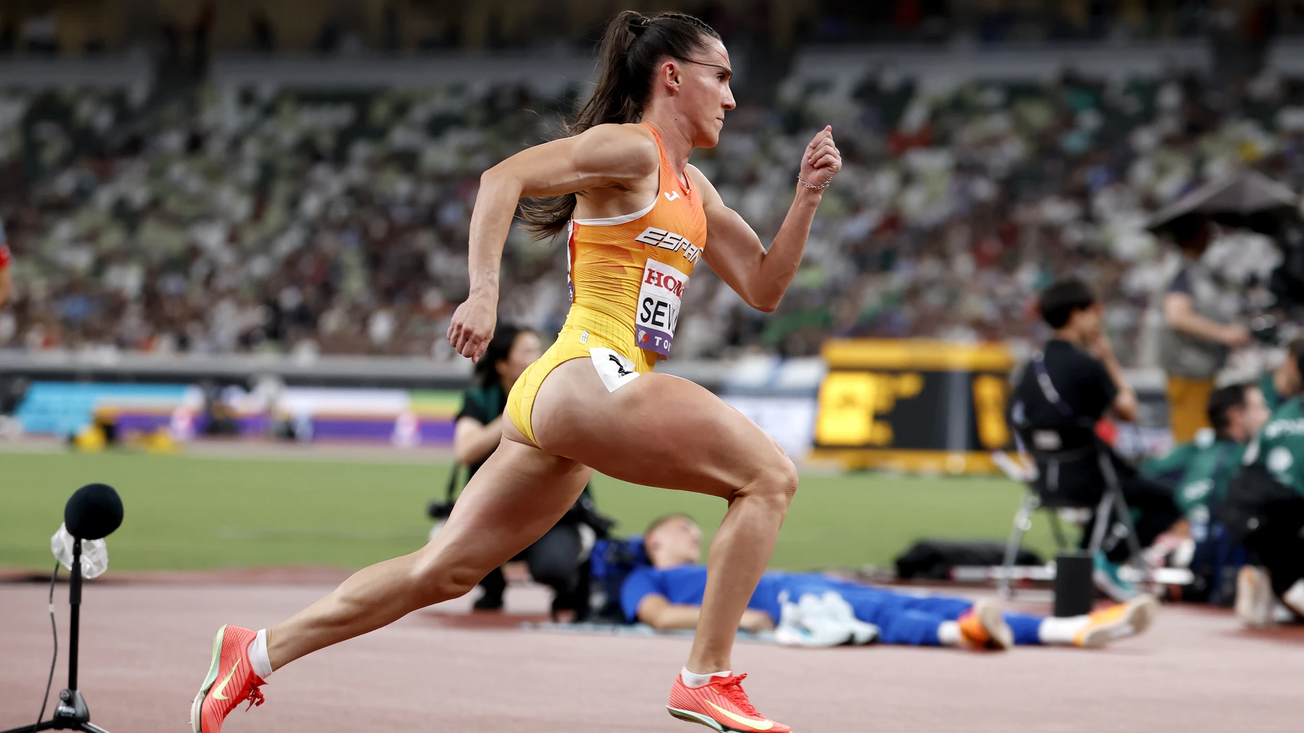 TOKYO (Japan), 16/09/2025.- Paula Sevilla of Spain in the Women's 400m semi fina at the World Athletics Championships 2025 in Tokyo, Japan, 16 September 2025. (Mundial de Atletismo, 400 metros, Japón, España, Tokio) EFE/EPA/FRANCK ROBICHON