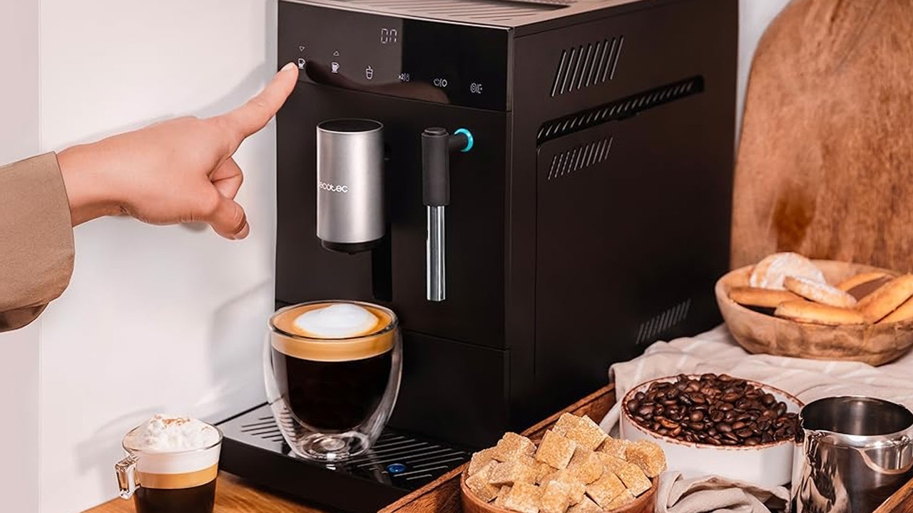 Cae el precio de la cafetera superautomática más vendida en Amazon: "ideal para preparar cafés deliciosos"