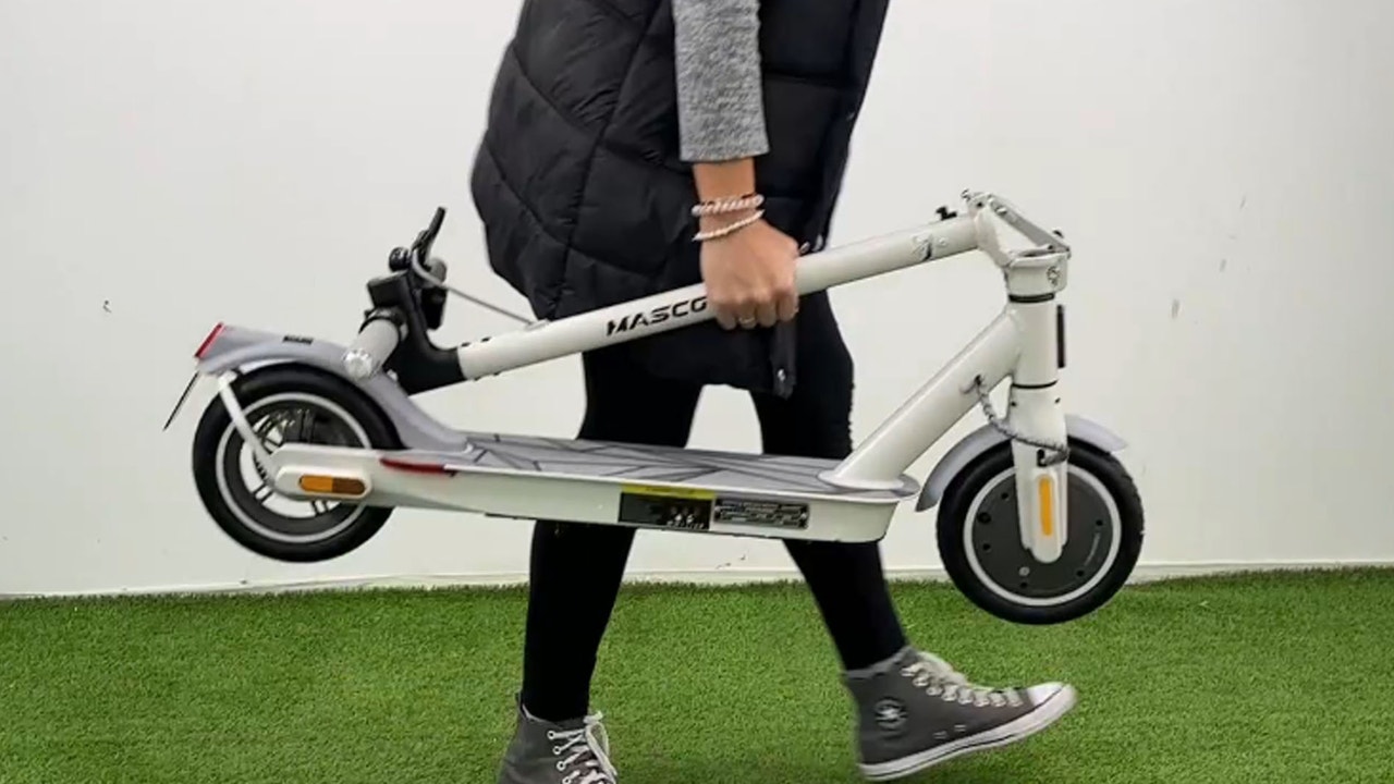 El patinete eléctrico más vendido de Amazon ahora más barato: ofrece hasta 20 km de autonomía