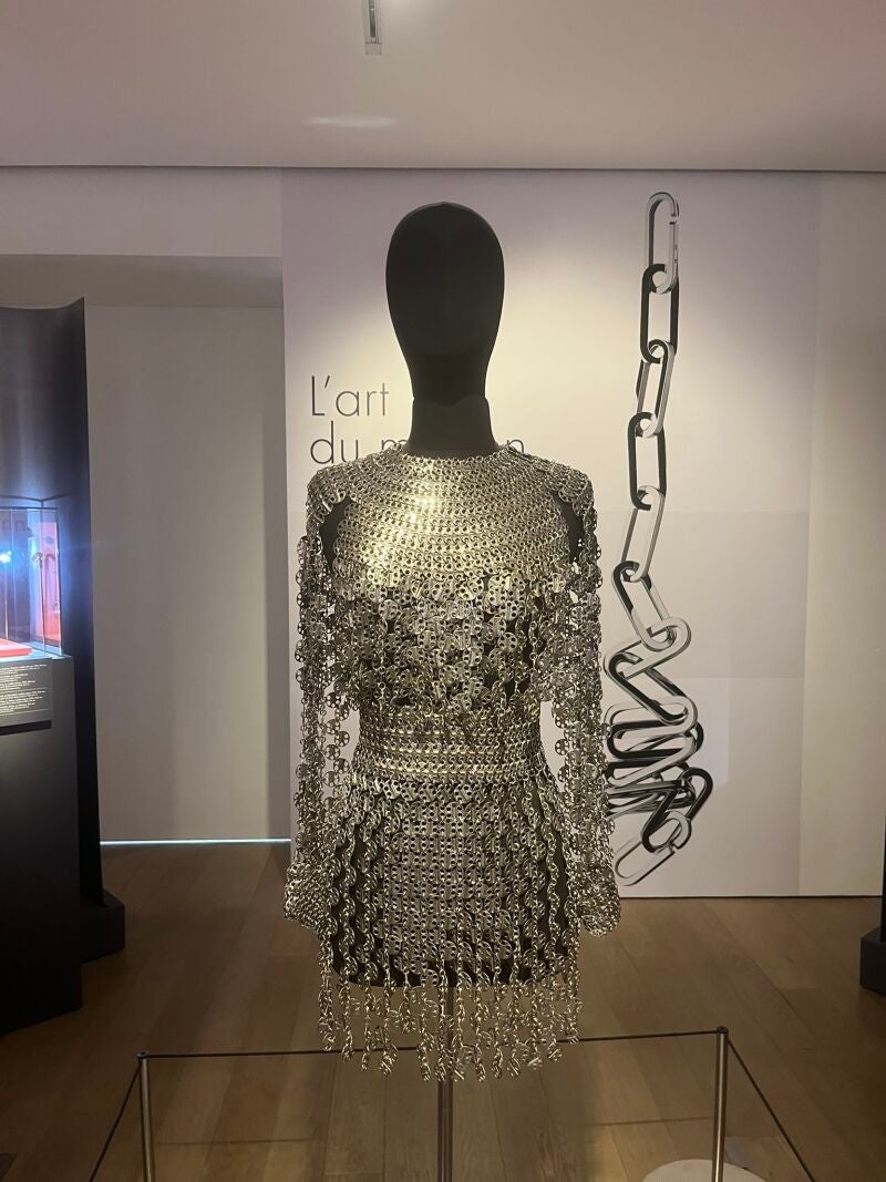 Vestido metálico de Paco Rabanne para su colección de alta costura Primavera / Verano de 1970