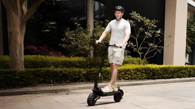 Sus dos motores de 1000 W le permiten subir cuestas sin esfuerzo