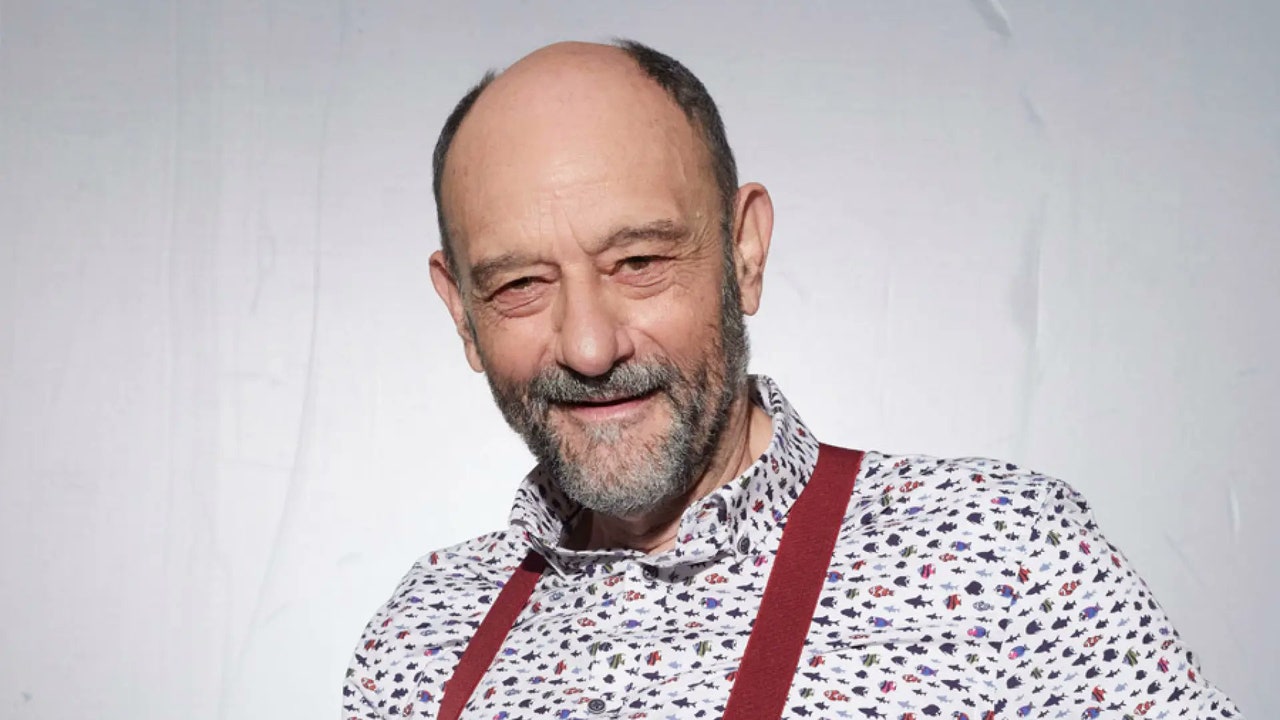 Javier Cansado anuncia que padece cáncer y se retira temporalmente de los medios