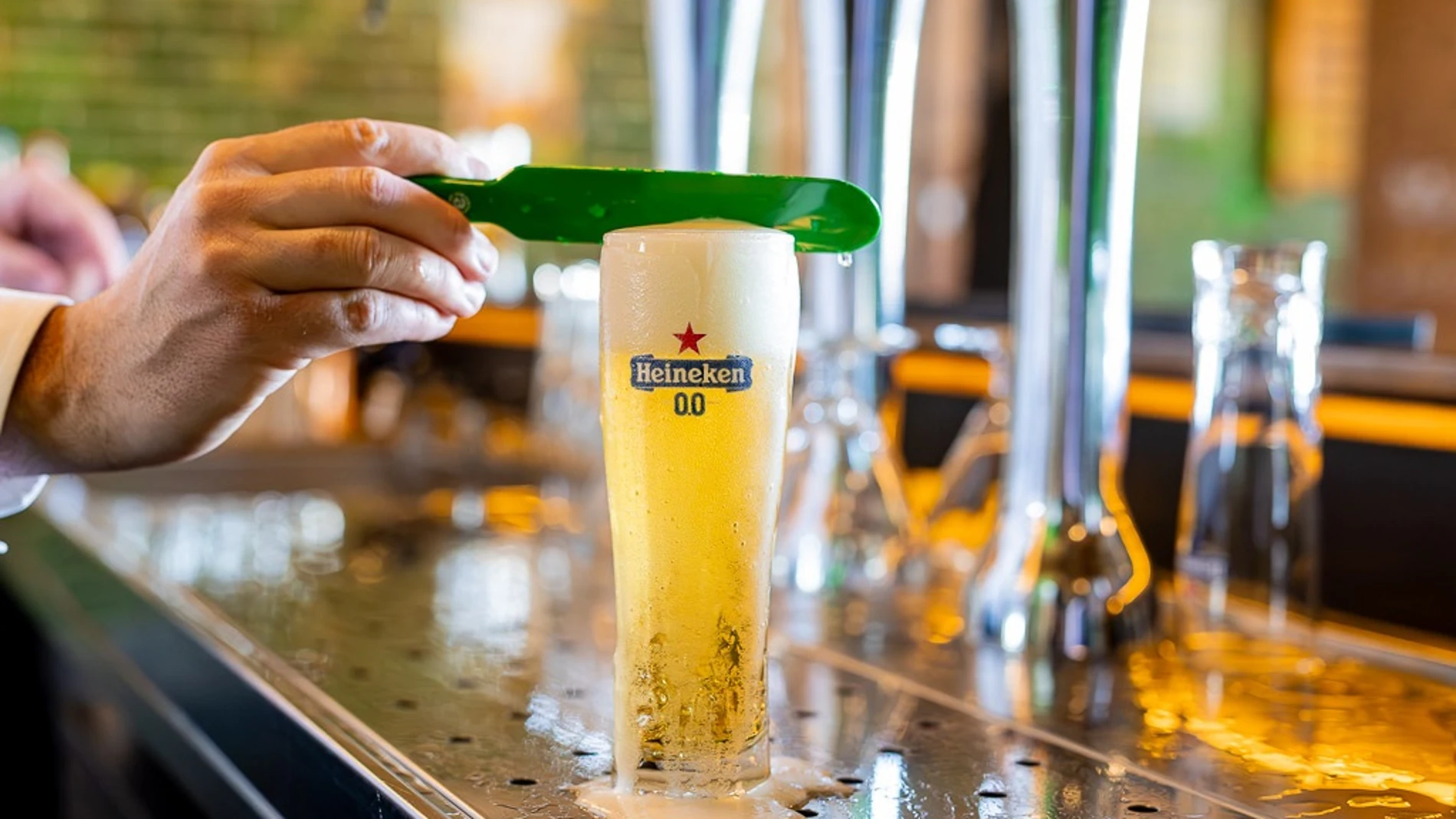 (Foto de ARCHIVO) Cerveza 0,0 de Heineken REMITIDA / HANDOUT por JASON SETZER/HEINEKEN Fotografía remitida a medios de comunicación exclusivamente para ilustrar la noticia a la que hace referencia la imagen, y citando la procedencia de la imagen en la firma 19/03/2025