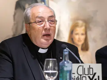 Coloquio en el Club Siglo XXI de Francisco César García Magán. Coloquio en el Club Siglo XXI de Francisco César García Magán.