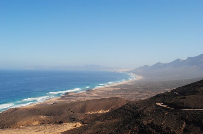 La playa más salvaje de España guarda una mansión envuelta en misterio