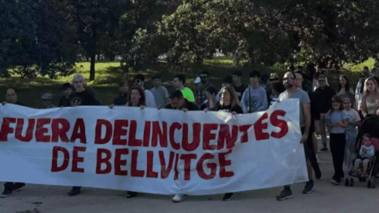Vídeo de las patrullas vecinales en Bellvitge (Barcelona): "Los niños no pueden jugar tranquilos en la calle por la inseguridad"