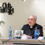 Coloquio en el Club Siglo XXI de César García Magán