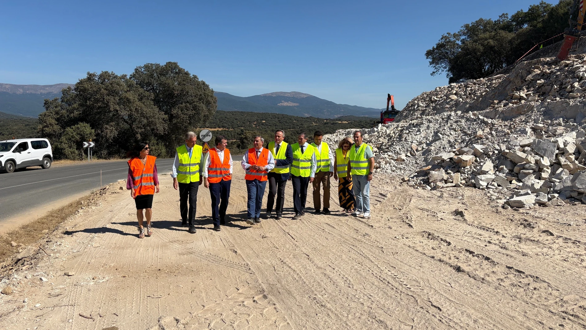 Sanz Merino visita las obras en la provincia de Ávila