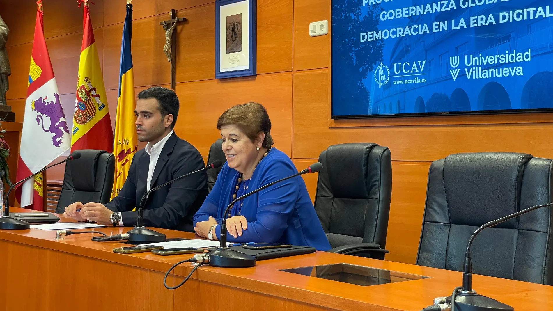 María del Rosario Sáez Yuguero y David Sánchez presentan el doctorado