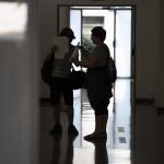 El 12,3% de alumnos espa&ntilde;oles afirma que &eacute;l o un compa&ntilde;ero sufre bullying y el 14,2% usa IA en ciberacoso, seg&uacute;n estudio