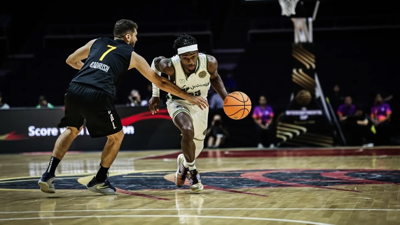 El Unicaja arranca con buen pie la defensa de la Copa Intercontinental (73-61)