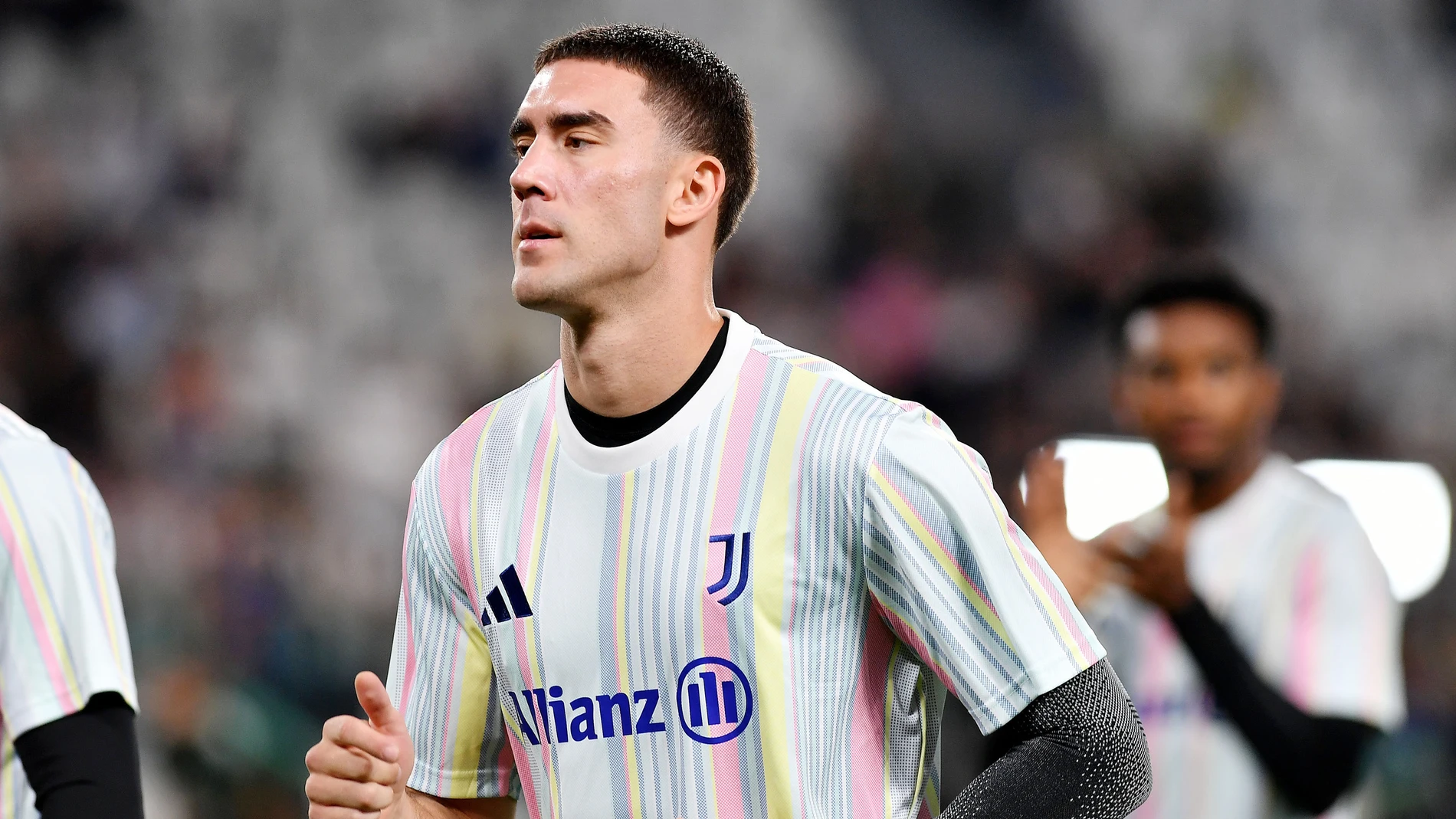 Dusan Vlahovic of Juventus warms up during the UEFA Champions League, League phase, Matchday 1 football match between Juventus FC and Borussia Dortmund on 16 September 2025 at Allianz Stadium in Turin, Italy - Photo Giuliano Marchisciano / LiveMedia / DPPI AFP7 16/09/2025 ONLY FOR USE IN SPAIN