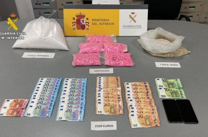 La Guardia Civil detiene en Mallorca a un hombre que llevaba una bolsa "llena a reventar" de drogas
