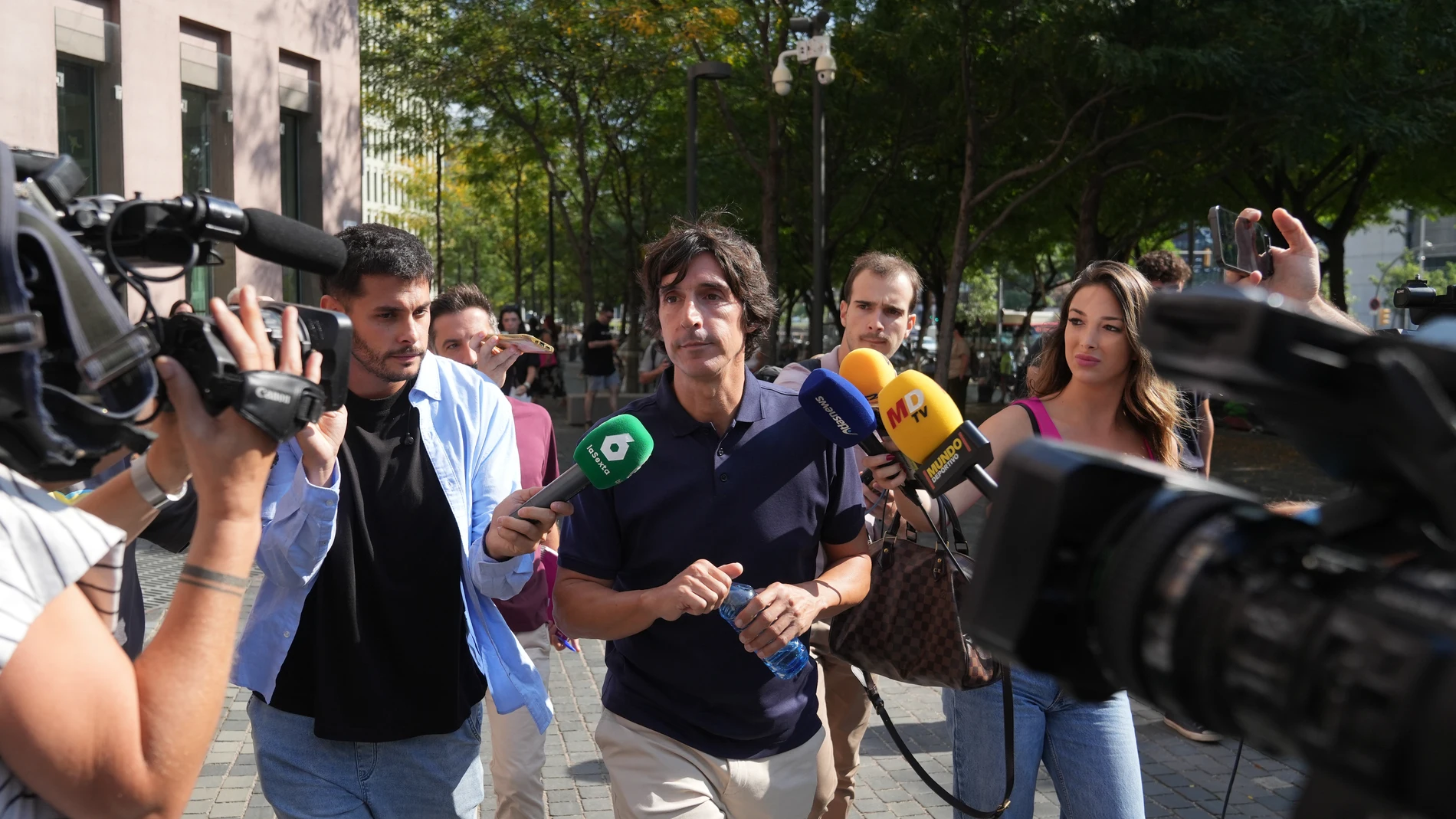 Javier Enríquez Romero, el hijo de José María Enríquez Negreira, el día que declaran como investigados los expresidentes del FC Barcelona Sandro Rosell y Josep Maria Bartomeu, ante la instructora del 'caso Negreira', en Ciutat de la Justicia, a 18 de septiembre de 2025, en Barcelona, Cataluña (España). Los expresidentes del FC Barcelona han declarado sobre los presuntos pagos del FC Barcelona al exvicepresidente del Comité Técnico de Árbitros (CTA), José María Enríquez Negreira. Se investiga ...