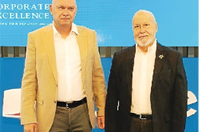 Juan Llobell, director de Corporate Affairs de Moeve, y Ángel Alloza, CEO de Corporate Excellence