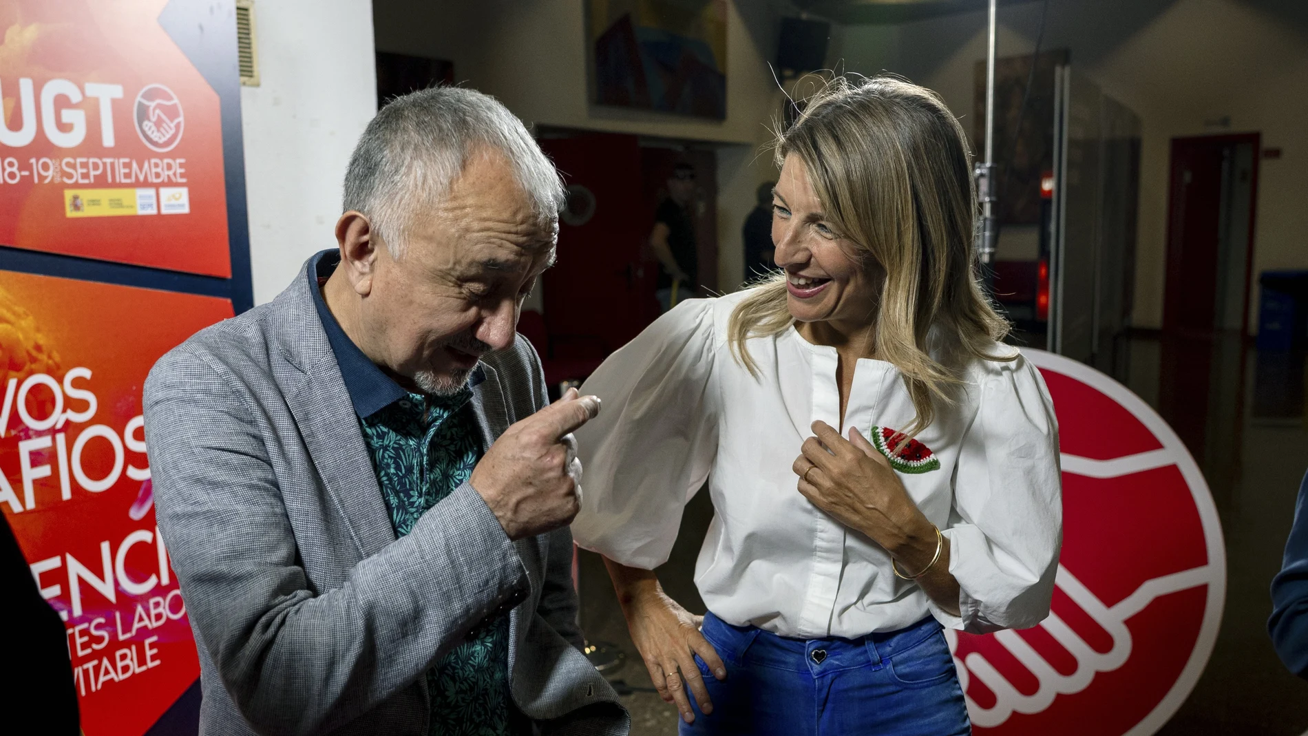 La vicepresidenta y ministra de Trabajo, Yolanda Díaz, junto al secretario general de UGT, Pepe Álvarez, inaugura las jornadas confederales de salud laboral de UGT este jueves en Madrid.