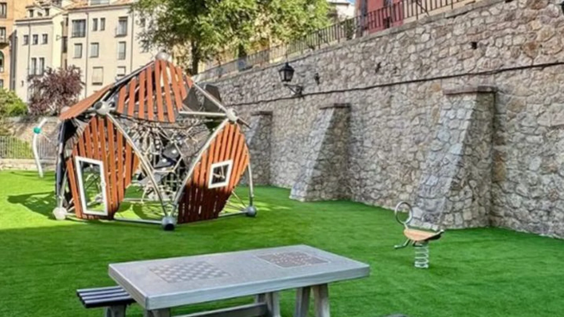 Parque infantil en el Casco Histórico de Cuenca