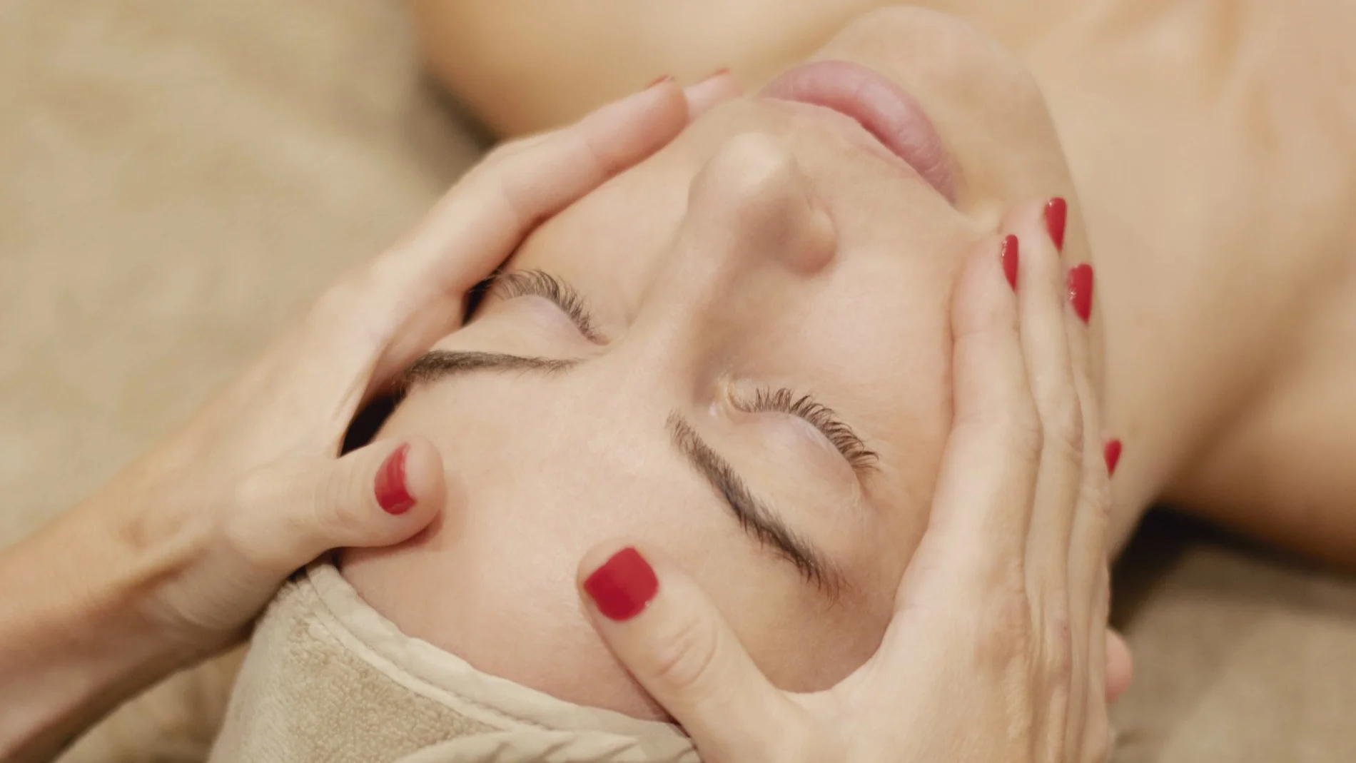Tratamiento manual en la clínica AGL Estética Avanzada