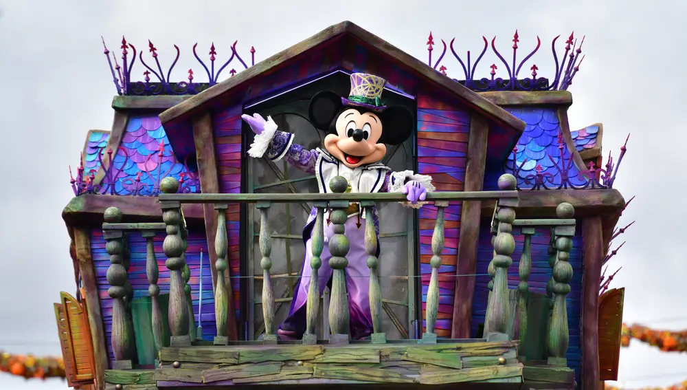 Carroza especial de Mickey para el desfile de Halloween