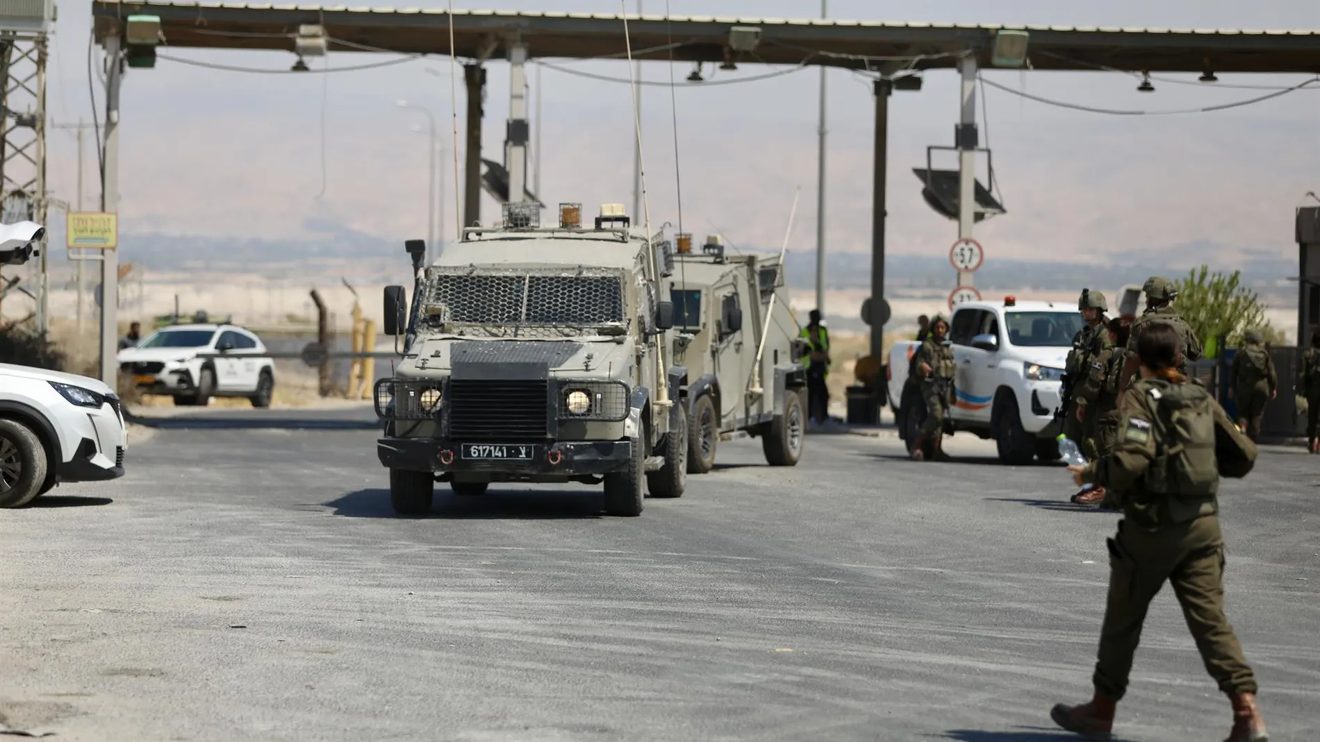 O.Próximo.- AMP.- Mueren dos personas en ataque en un paso fronterizo controlado por Israel entre Jordania y Cisjordania
