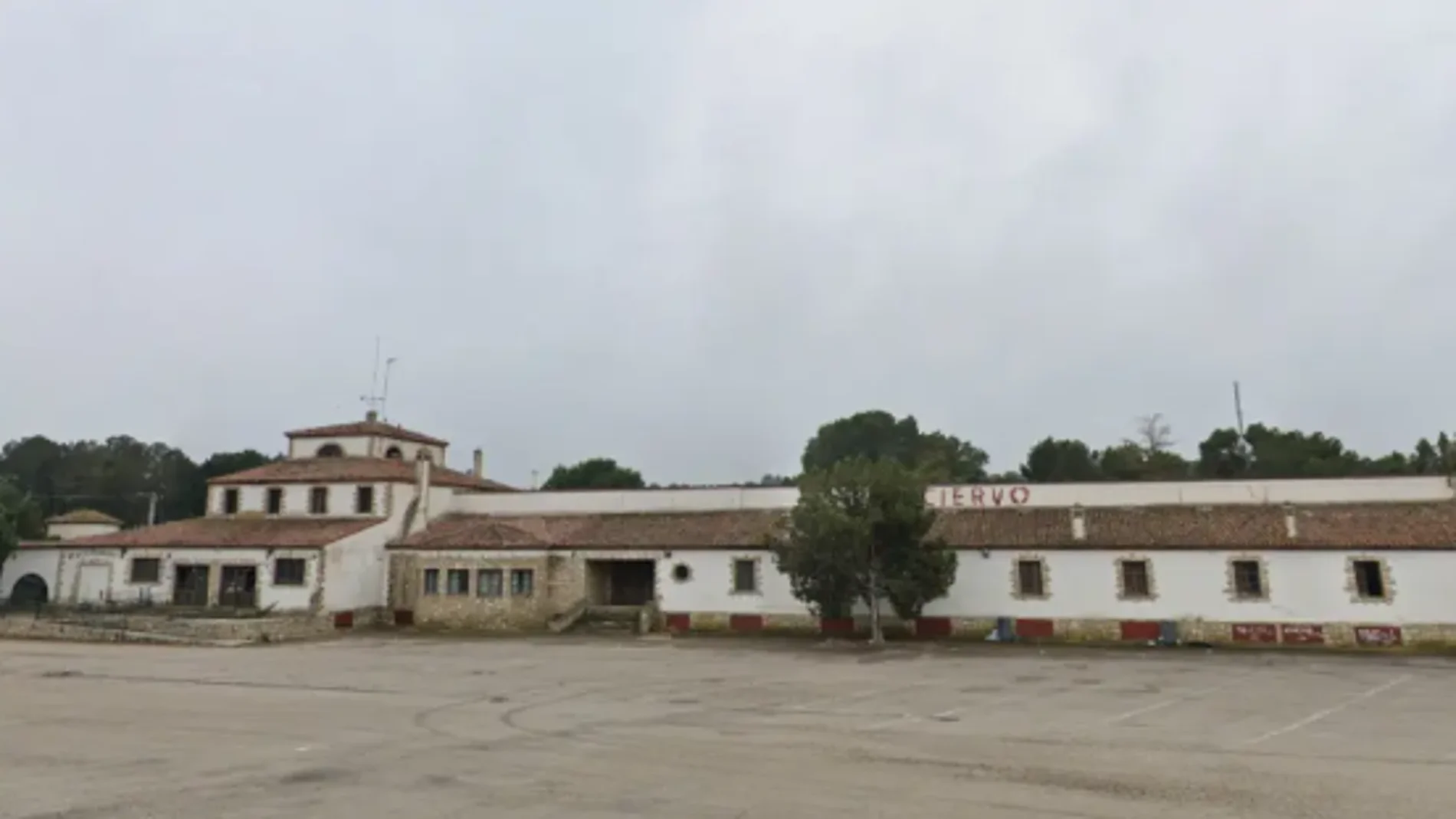 Hostal abandonado El Ciervo, próximo a Bujaraloz