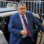 El exsecretario de organización del PSOE, Santos Cerdán , a su llegada al Tribunal Supremo en Madrid, este lun