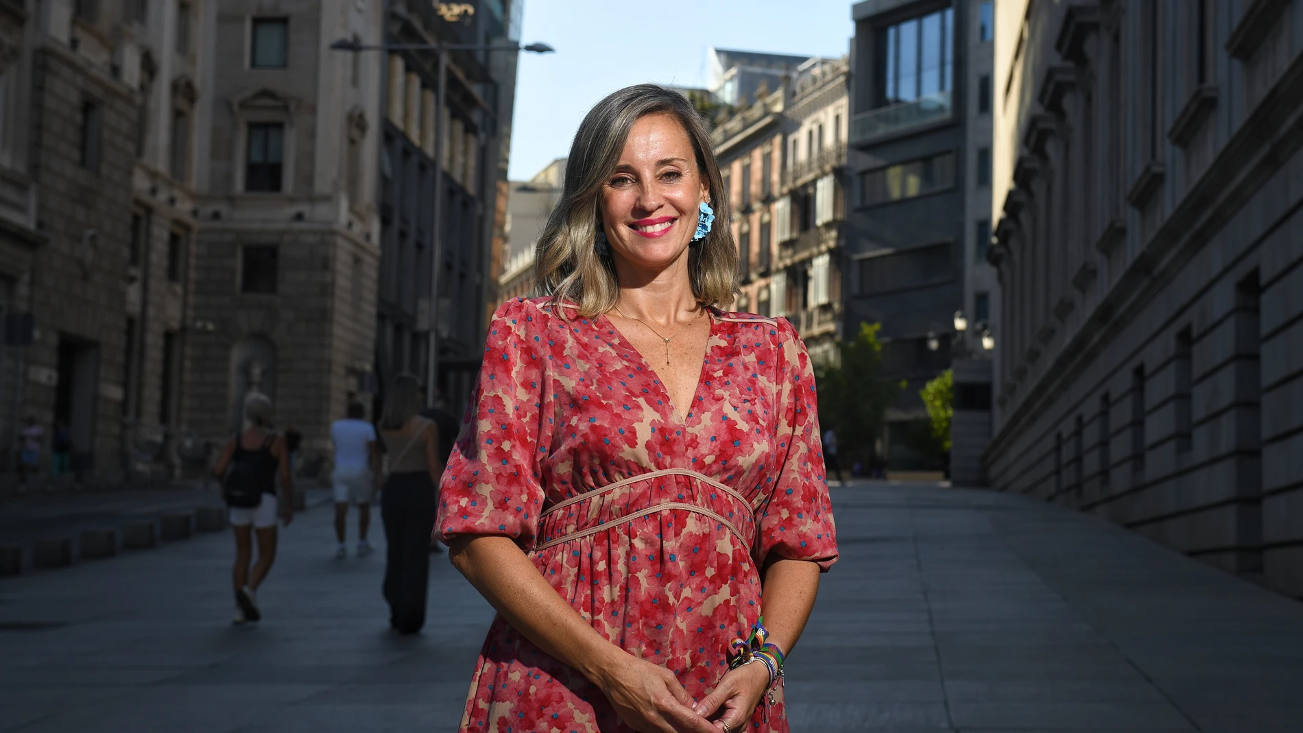 La portavoz de Sumar en el Congreso, Verónica Martínez Barbero, posa para Europa Press, en el Congreso de los Diputados, a 17 de septiembre de 2025, en Madrid (España). Verónica Martínez Barbero es inspectora de trabajo, jurista, profesora universitaria y política española. Fue presidenta del Consejo Gallego de Relaciones Laborales en 2017 y directora general de Trabajo en el Ministerio hasta 2023. Docente en Galicia, desde 2023 es diputada y portavoz de Sumar en el Congreso. 17 SEPTIEMBRE 2...