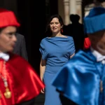 Ayuso participa en el acto de apertura del curso académico 2025/26 de las universidades madrileñas en Alcalá de Henares